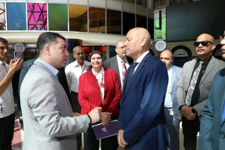 في أول أيام امتحانات الإعدادية بالقاهرة.. المحافظ يتفقد اللجان ويشيد بنظام "البوكليت" 22 1748679451485 تعليم في أول أيام امتحانات الإعدادية بالقاهرة.. المحافظ يتفقد اللجان ويشيد بنظام "البوكليت" موقع في الجامعة