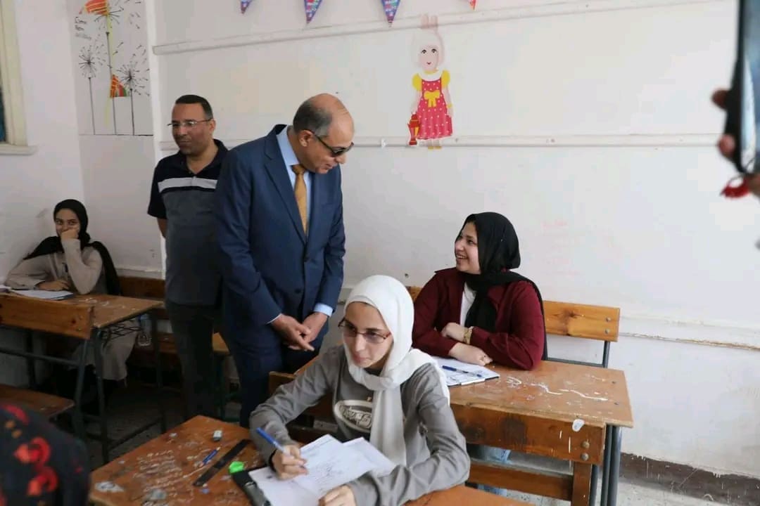 محافظ المنيا يتفقد لجان امتحانات الشهادة الاعدادية والدبلومات الفنية.. ويشدد على الانضباط 1 1748682540314 امتحانات محافظ المنيا يتفقد لجان امتحانات الشهادة الاعدادية والدبلومات الفنية.. ويشدد على الانضباط موقع في الجامعة