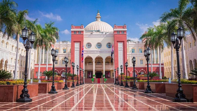 14 كلية بجامعة القاهرة الأهلية.. تعرف عليها بعد صدور قرار جمهوري بإنشاء الجامعة 1 جامعة القاهرة الأهلية