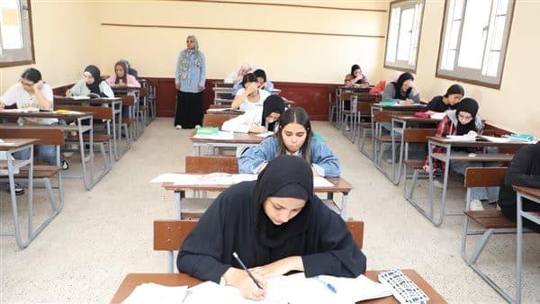 "أمهات مصر" عن ثالث أيام امتحانات الشهادة الإعدادية: سهولة انجليزي القاهرة .. و"تعجيزي" في القليوبية 1 241 الشهادة الإعدادية "أمهات مصر" عن ثالث أيام امتحانات الشهادة الإعدادية: سهولة انجليزي القاهرة .. و"تعجيزي" في القليوبية موقع في الجامعة