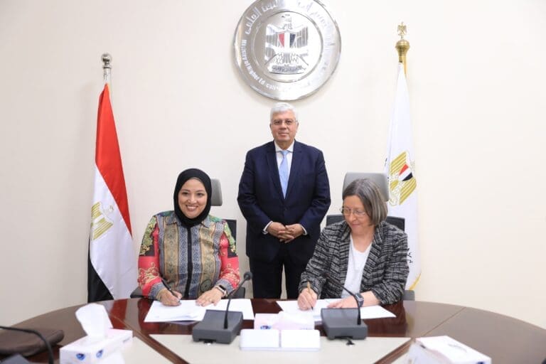 التعليم العالي: تعاون مصري - أمريكي جديد في مجال الأمن الغذائي وتعزيز الزراعة الذكية 31 28929168 61f4 4c24 ae66 650f155ee5db الجامعية التعليم العالي: تعاون مصري - أمريكي جديد في مجال الأمن الغذائي وتعزيز الزراعة الذكية موقع في الجامعة