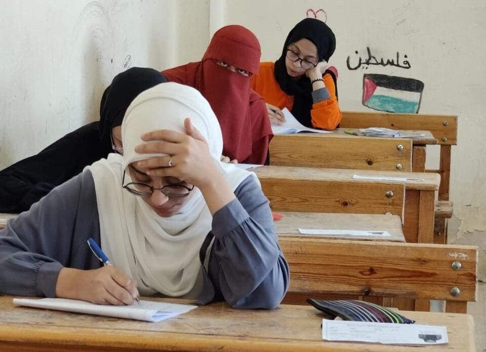 انطلاق امتحانات الثانوية الأزهرية بمادتي القرآن والحديث بمشاركة أكثر من 73 ألف طالب - صور 1 66b4eb78 1bab 4b5f 80dd 3a1c1669f881 e1748503462506 الثانوية الأزهرية انطلاق امتحانات الثانوية الأزهرية بمادتي القرآن والحديث بمشاركة أكثر من 73 ألف طالب - صور موقع في الجامعة