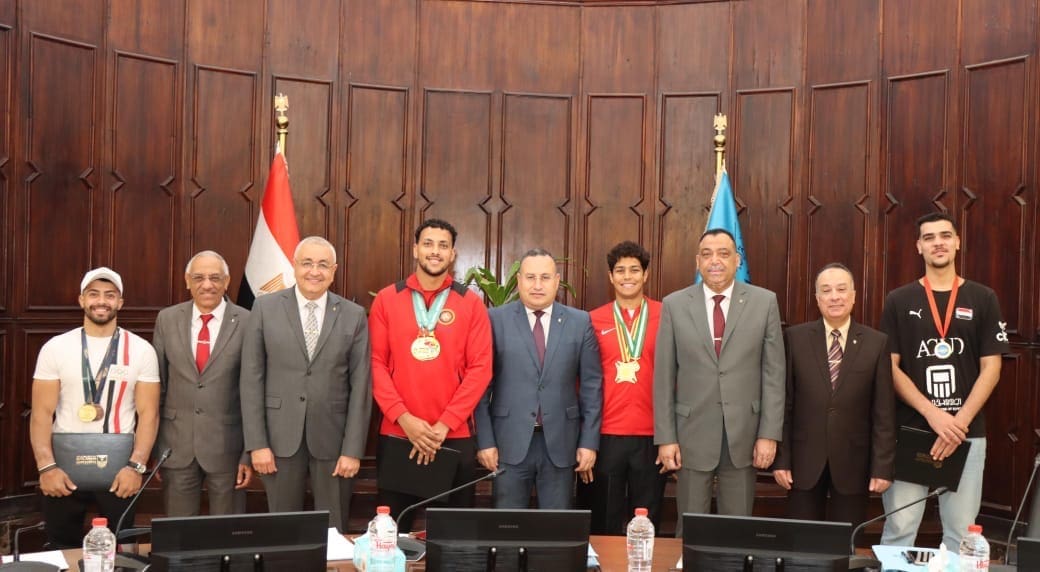 مجلس جامعة الإسكندرية يكرم طلاب كلية التربية الرياضية للبنين الحاصلين على بطولات رياضية دولية 1 68f06623 f858 4cc4 b8bf 3deb6d0c2eef مجلس مجلس جامعة الإسكندرية يكرم طلاب كلية التربية الرياضية للبنين الحاصلين على بطولات رياضية دولية موقع في الجامعة