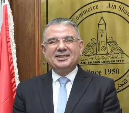عميد تجارة عين شمس يُعلن بدء تنفيذ خطة لتطوير المناهج وربطها بسوق العمل والتقنيات الحديثة 1 الدكتور فريد محرم عميد كلية التجارة بجامعة عين شمس،