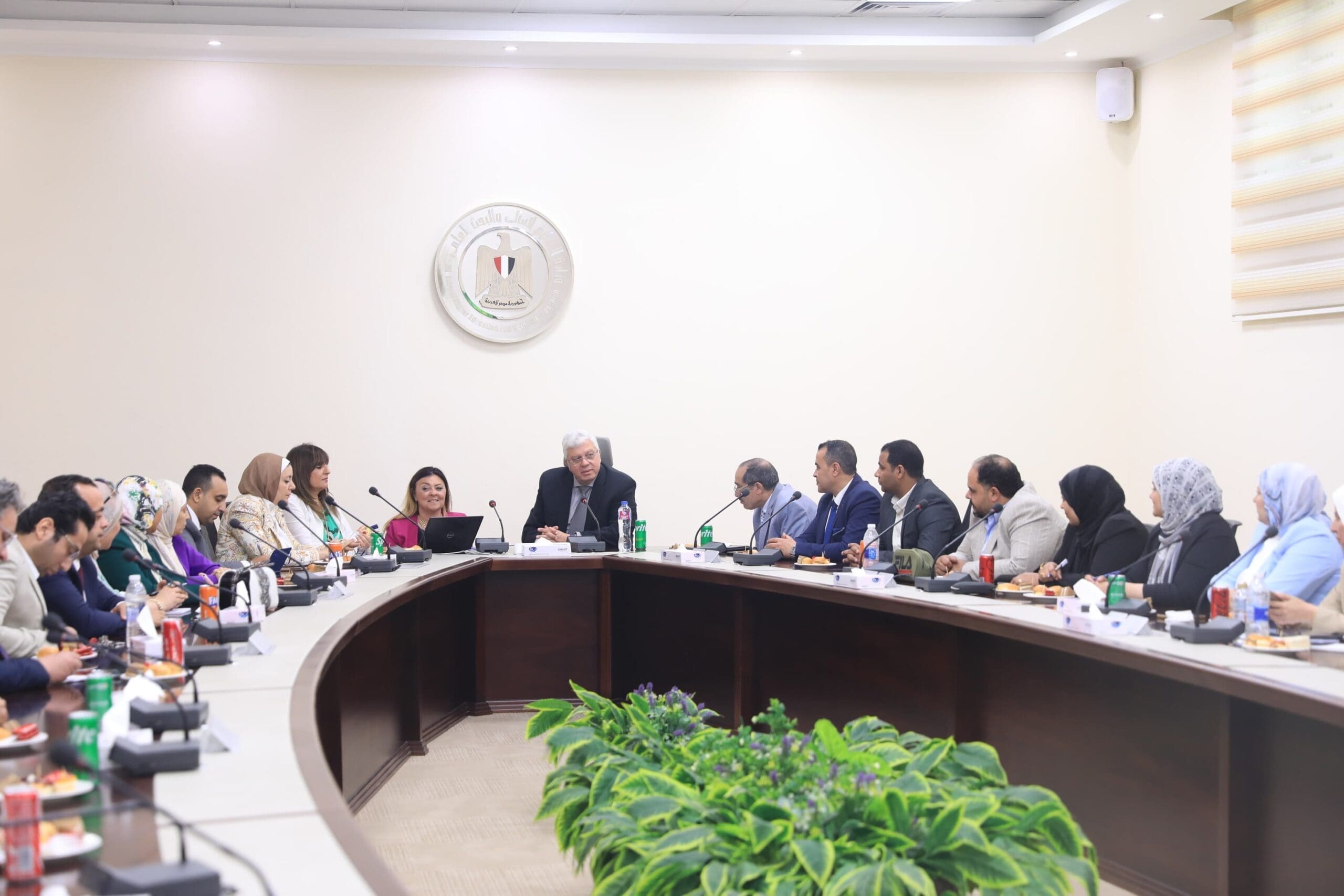 وزير التعليم العالي يعقد اجتماعًا مع مديري مراكز ذوي الإعاقة بالجامعات المصرية 1 7dc023c2 61a2 401c 8026 4d479ae5ec5d scaled التعليم العالي وزير التعليم العالي يعقد اجتماعًا مع مديري مراكز ذوي الإعاقة بالجامعات المصرية موقع في الجامعة