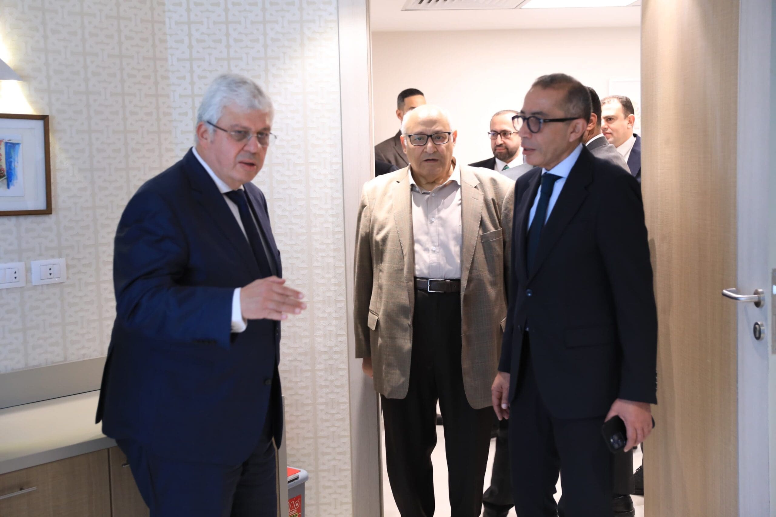 على هامش اجتماع مجلس الجامعات الخاصة وزير التعليم العالي يتفقد مستشفى سعاد كفافي الجامعي 1 88d6f771 e83c 4f85 be5d b61b0dd32d42 scaled التعليم العالي على هامش اجتماع مجلس الجامعات الخاصة وزير التعليم العالي يتفقد مستشفى سعاد كفافي الجامعي موقع في الجامعة