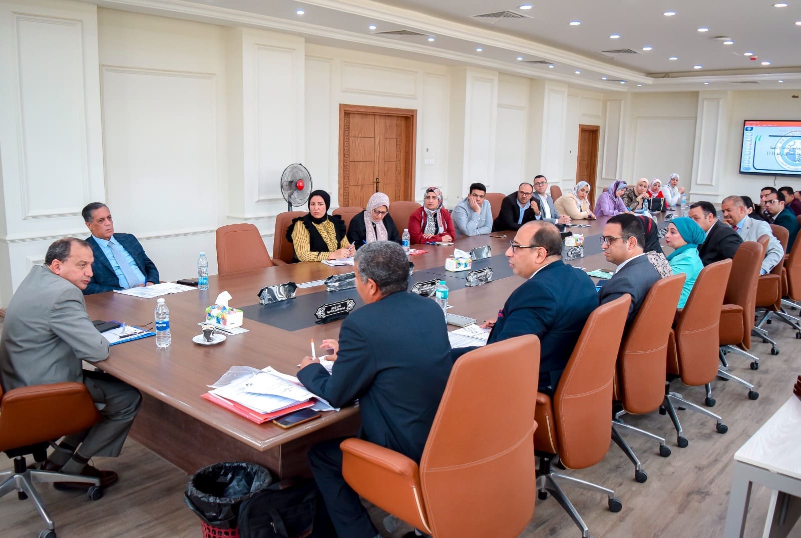 رئيس جامعة بني سويف يرأس لجنة تسيير أعمال الجامعة الأهلية 1 9027f0d8 37e2 4d3e 95fc 5f681d3f7dad رئيس رئيس جامعة بني سويف يرأس لجنة تسيير أعمال الجامعة الأهلية موقع في الجامعة
