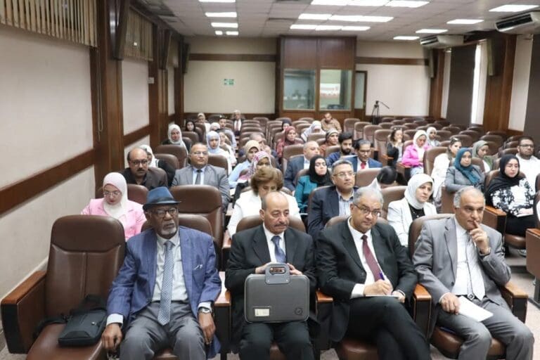 اقتصاد وعلوم سياسية القاهرة تناقش التقرير الاستراتيجي العربي بمشاركة نخبة الخبراء 25 FB IMG 1746252181033 طلاب اقتصاد وعلوم سياسية القاهرة تناقش التقرير الاستراتيجي العربي بمشاركة نخبة الخبراء موقع في الجامعة