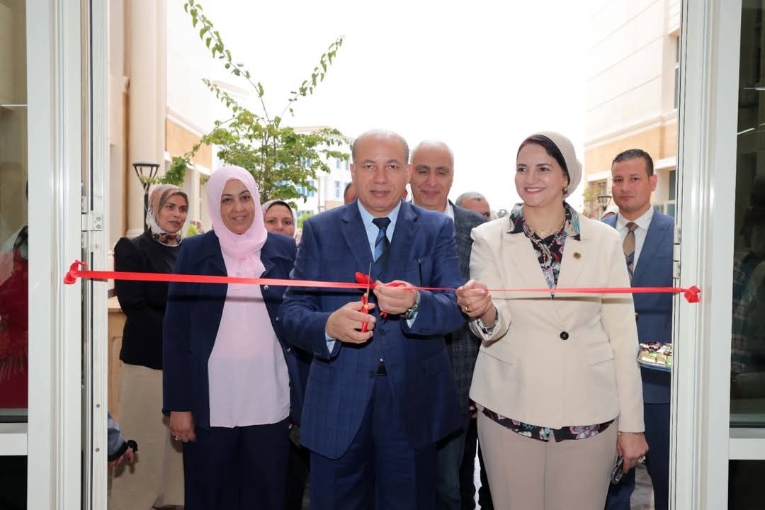افتتاح المعرض العلمي للمقررات التمريضية التخصصية بكلية التمريض بجامعة المنصورة الأهلية 1 FB IMG 1746298799084 كلية التمريض افتتاح المعرض العلمي للمقررات التمريضية التخصصية بكلية التمريض بجامعة المنصورة الأهلية موقع في الجامعة
