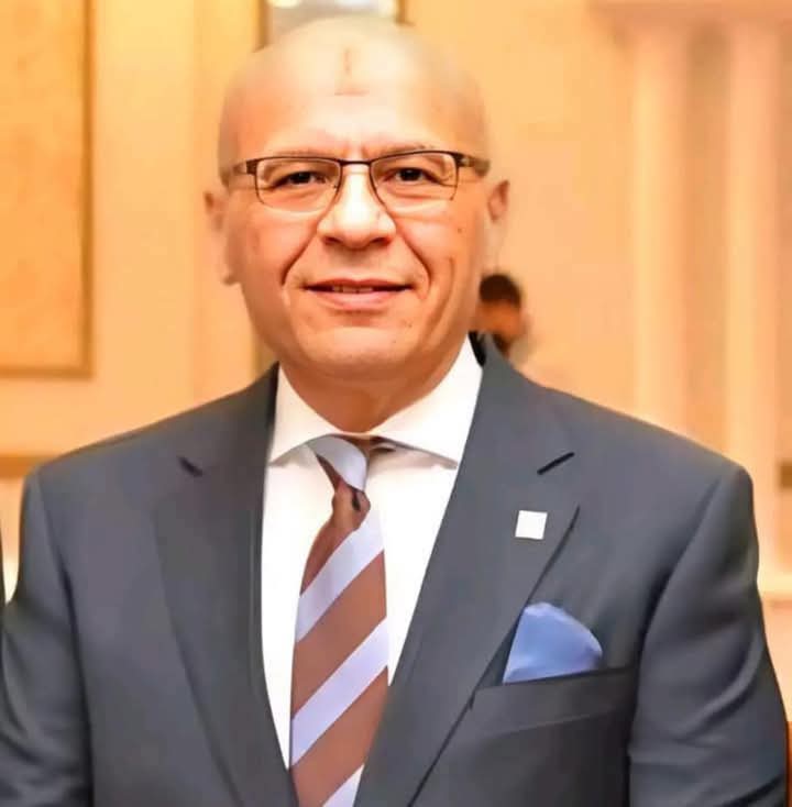 تعرف على الدكتور أحمد أنور عبد الغني يونس.. عميد كلية الطب بجامعة قناة السويس 6 الدكتور أحمد أنور عبد الغني يونس عميد كلية الطب بجامعة قناة السويس