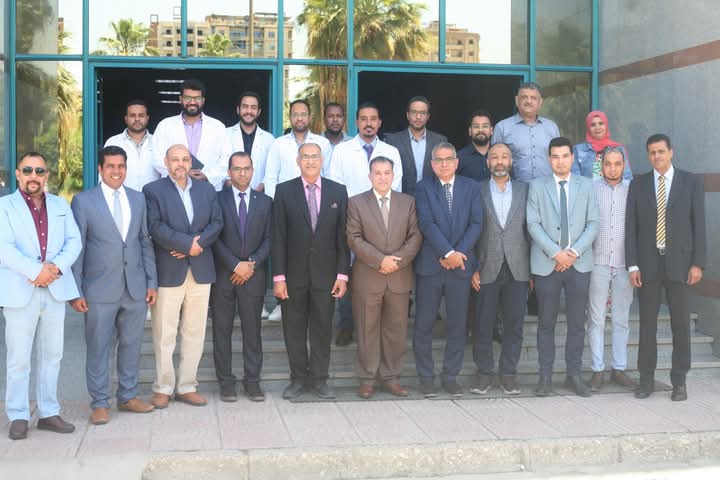 رئيس جامعة الوادي يفتتح وحدات طبية متخصصة لخدمة مرضى الكلى والمسالك بمستشفى المعبر الجامعي 1 رئيس جامعة الوادي يفتتح وحدات طبية متخصصة
