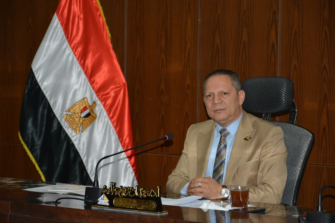 جلسة طارئة بجامعة دمياط: تكريم علمي واستعدادات مكثفة للامتحانات 1 FB IMG 1746643132534 جامعة دمياط جلسة طارئة بجامعة دمياط: تكريم علمي واستعدادات مكثفة للامتحانات موقع في الجامعة