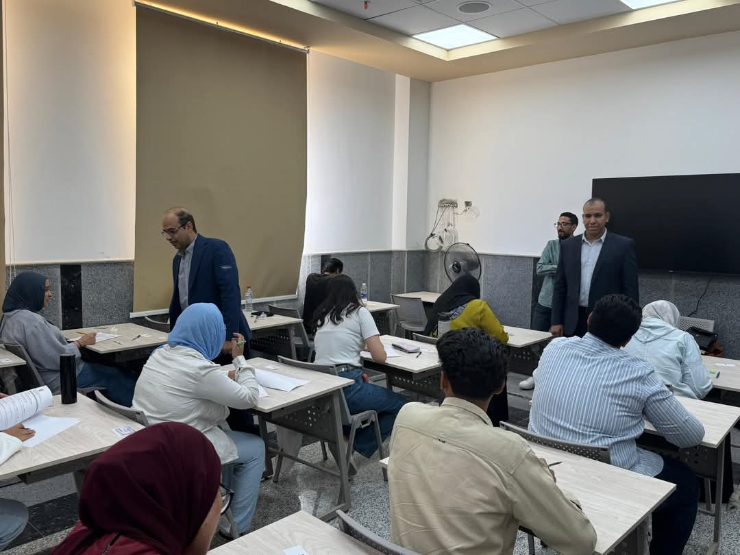 انطلاق امتحانات برنامج العلاج الطبيعي بجامعة جنوب الوادي الأهلية 1 FB IMG 1746878098452 امتحانات انطلاق امتحانات برنامج العلاج الطبيعي بجامعة جنوب الوادي الأهلية موقع في الجامعة