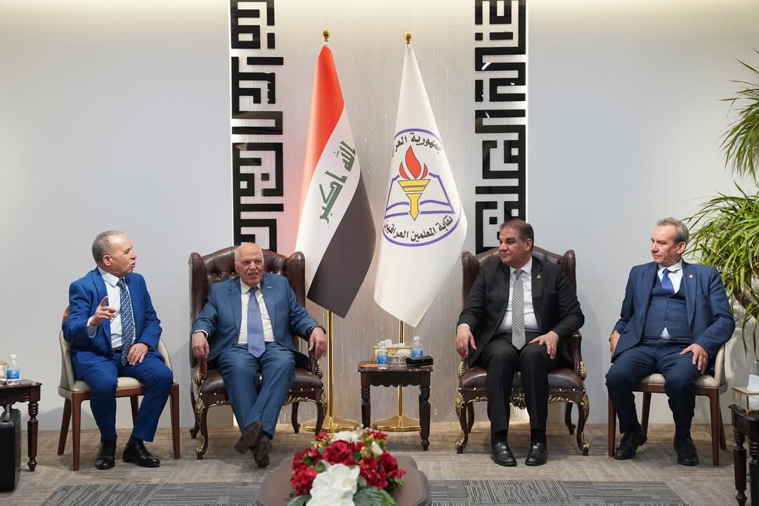استقبال حافل لنقيب المعلمين في العراق لحضور اجتماع اتحاد المعلمين العرب ببغداد 1 FB IMG 1746904579198 نقيب المعلمين استقبال حافل لنقيب المعلمين في العراق لحضور اجتماع اتحاد المعلمين العرب ببغداد موقع في الجامعة