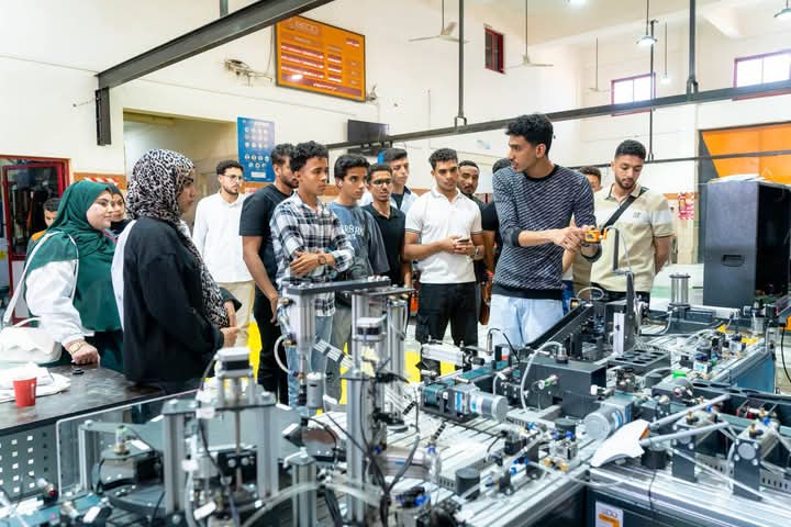 تكنولوجية الفيوم تنظم زيارة ميدانية لمصنع بيدو لتعزيز ربط التعليم بسوق العمل 1 طلاب تكنولوجية الفيوم