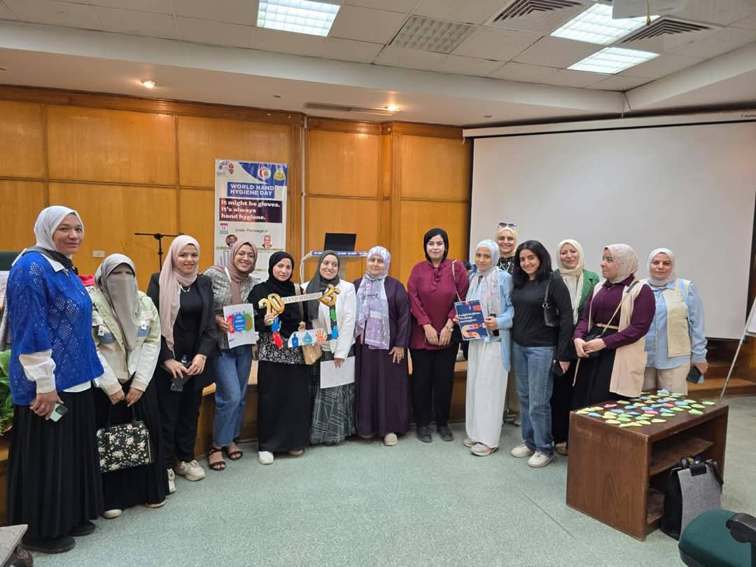 "لمسة وعي تصنع فرقاً".. كلية الطب جامعة الزقازيق تحتفل بيوم غسل اليدين 1 FB IMG 1747245437255 جامعة الزقازيق "لمسة وعي تصنع فرقاً".. كلية الطب جامعة الزقازيق تحتفل بيوم غسل اليدين موقع في الجامعة
