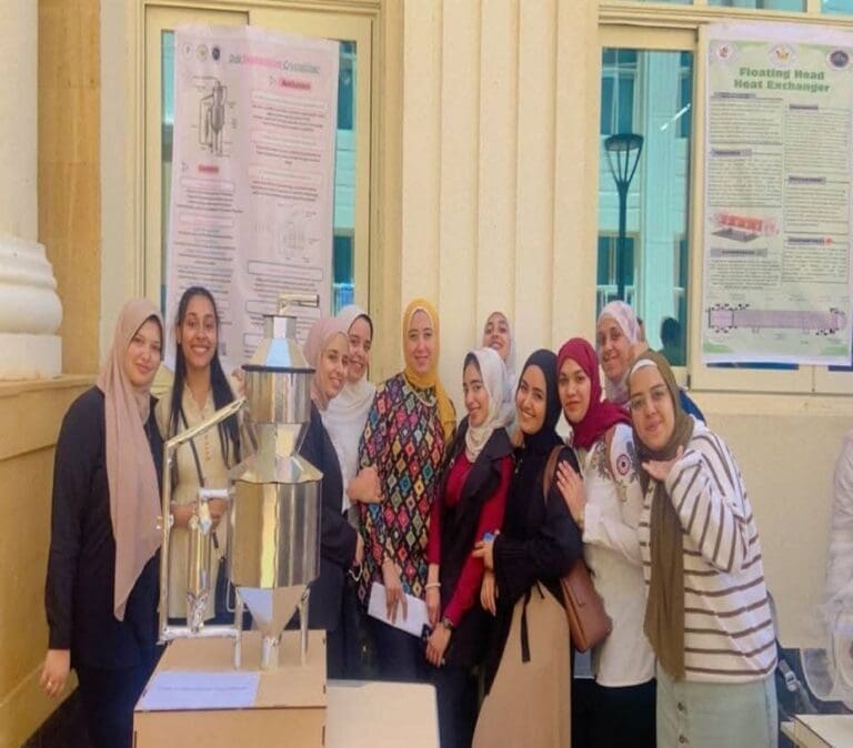 طلاب صيدلة المنصورة الأهلية يحاكون أجهزة دوائية مجسمًا ويشرحونها بالذكاء الاصطناعي 1 FB IMG 1747476772190 صيدلة طلاب صيدلة المنصورة الأهلية يحاكون أجهزة دوائية مجسمًا ويشرحونها بالذكاء الاصطناعي موقع في الجامعة