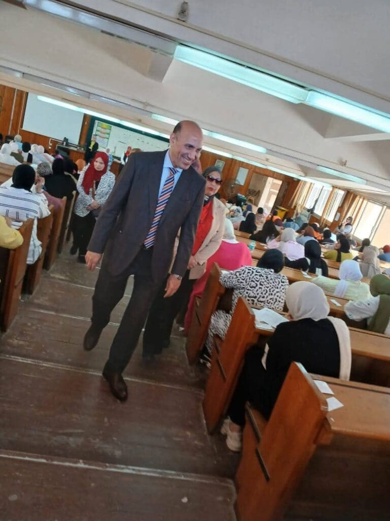 نائب رئيس جامعة الزقازيق يواصل جولاته التفقدية لمتابعة سير امتحانات الفصل الدراسي الثاني 7 FB IMG 1747654158327 جامعة أسيوط نائب رئيس جامعة الزقازيق يواصل جولاته التفقدية لمتابعة سير امتحانات الفصل الدراسي الثاني موقع في الجامعة