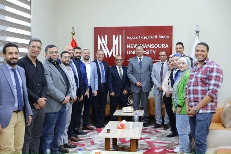 جامعة المنصورة الجديدة تربط التعليم بسوق العمل عبر لقاء أكاديمي صناعي لعام 2025 2 FB IMG 1747681592125 المعهد العالي للهندسة جامعة المنصورة الجديدة تربط التعليم بسوق العمل عبر لقاء أكاديمي صناعي لعام 2025 موقع في الجامعة