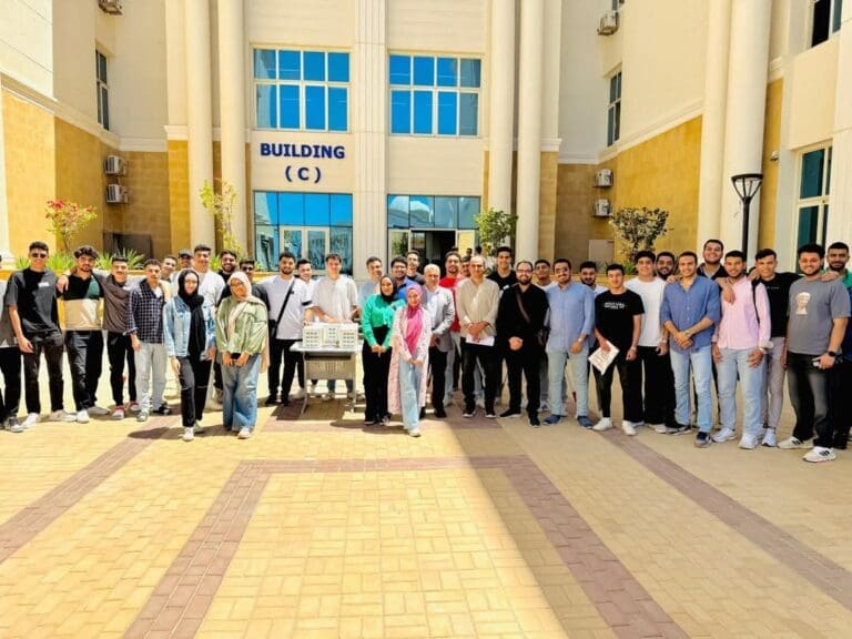 جامعة المنصورة الأهلية تحوّل طلاب هندسة البناء إلى مهندسين ميدانيين 10 FB IMG 1747738813974 جامعة سفنكس جامعة المنصورة الأهلية تحوّل طلاب هندسة البناء إلى مهندسين ميدانيين موقع في الجامعة