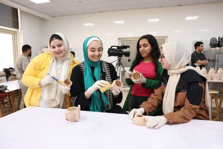 ورش فنية جديدة بكلية الفنون الجميلة بجامعة النهضة لتعزيز المهارات التطبيقية لدى الطلاب 10 كلية الفنون الجميلة بجامعة النهضة