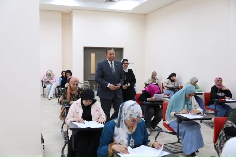 رئيس جامعة المنصورة الجديدة يشدد على ضرورة سرعة إنجاز التصحيح الإلكتروني وإعلان النتائج 2 FB IMG 1748095358450 جامعة سوهاج رئيس جامعة المنصورة الجديدة يشدد على ضرورة سرعة إنجاز التصحيح الإلكتروني وإعلان النتائج موقع في الجامعة