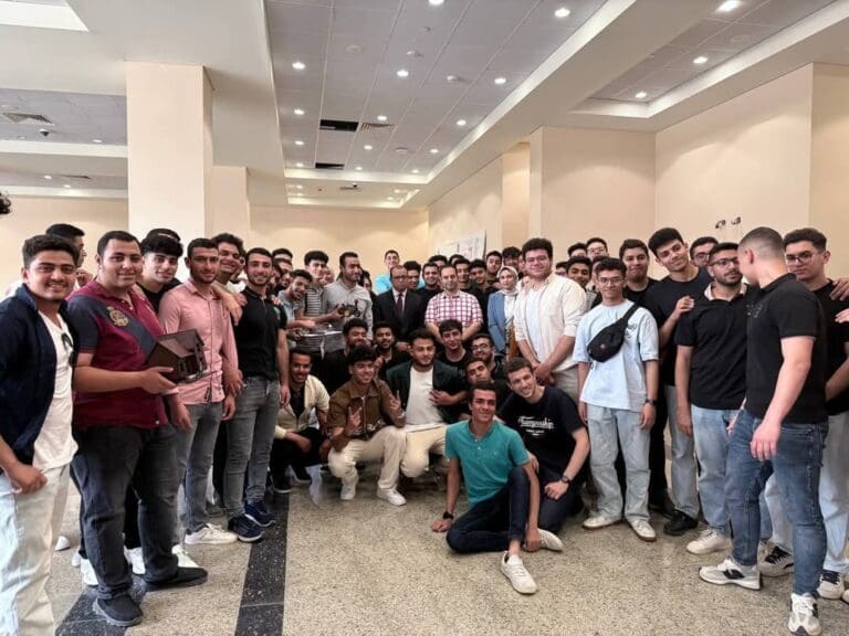 جهاز تنفس صناعى وذاكرة لكبار السن .. ابتكارات طلاب هندسه الطاقه والهندسه الطبيه بجامعة المنصورة الجديدة 2 FB IMG 1748682116895 أسيوط جهاز تنفس صناعى وذاكرة لكبار السن .. ابتكارات طلاب هندسه الطاقه والهندسه الطبيه بجامعة المنصورة الجديدة موقع في الجامعة
