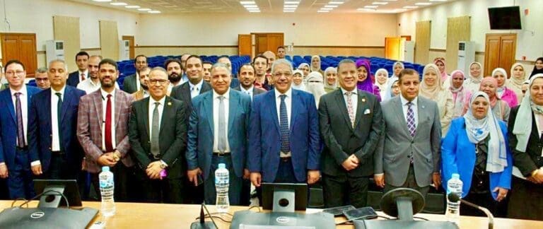 لبناء قدرات أعضاء هيئة التدريس.. جامعة الأزهر تطلق برنامج «المعلّم الريادي» 12 IMG 20250503 WA0042 العلم لبناء قدرات أعضاء هيئة التدريس.. جامعة الأزهر تطلق برنامج «المعلّم الريادي» موقع في الجامعة