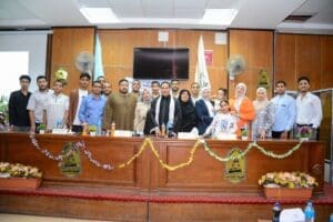 "الاندماج الإعلامي وتأثيره على المحتوى الرقمي".. جامعة سوهاج تمنح درجة الدكتوراه للباحث أحمد جعفر محمد 6 "الاندماج الإعلامي وتأثيره على المحتوى الرقمي".. جامعة سوهاج تمنح درجة الدكتوراة للباحث أحمد جعفر محمد