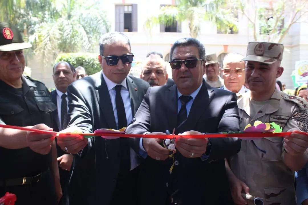 "إبداع الجيزة يزهر في ختام الأنشطة".. مهرجان يحتفي بالمواهب ويبني الإنسان المصري 1 IMG 20250508 WA0053 الجيزة "إبداع الجيزة يزهر في ختام الأنشطة".. مهرجان يحتفي بالمواهب ويبني الإنسان المصري موقع في الجامعة