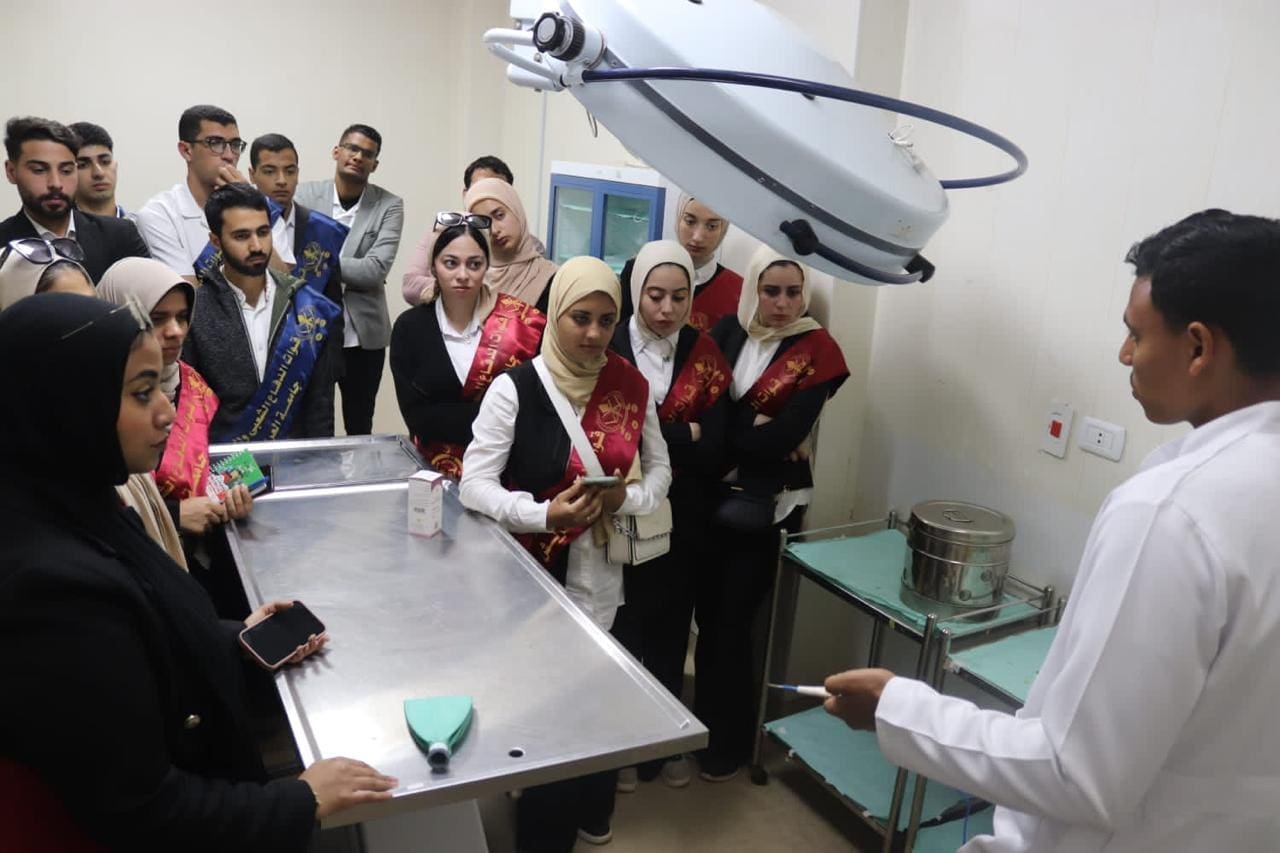 جامعة العريش تُنظم زيارة علمية لطلاب كلية الطب البيطري إلى مستشفى الطب البيطري للقوات المسلحة 1 IMG 20250511 WA0103 جامعة العريش جامعة العريش تُنظم زيارة علمية لطلاب كلية الطب البيطري إلى مستشفى الطب البيطري للقوات المسلحة موقع في الجامعة