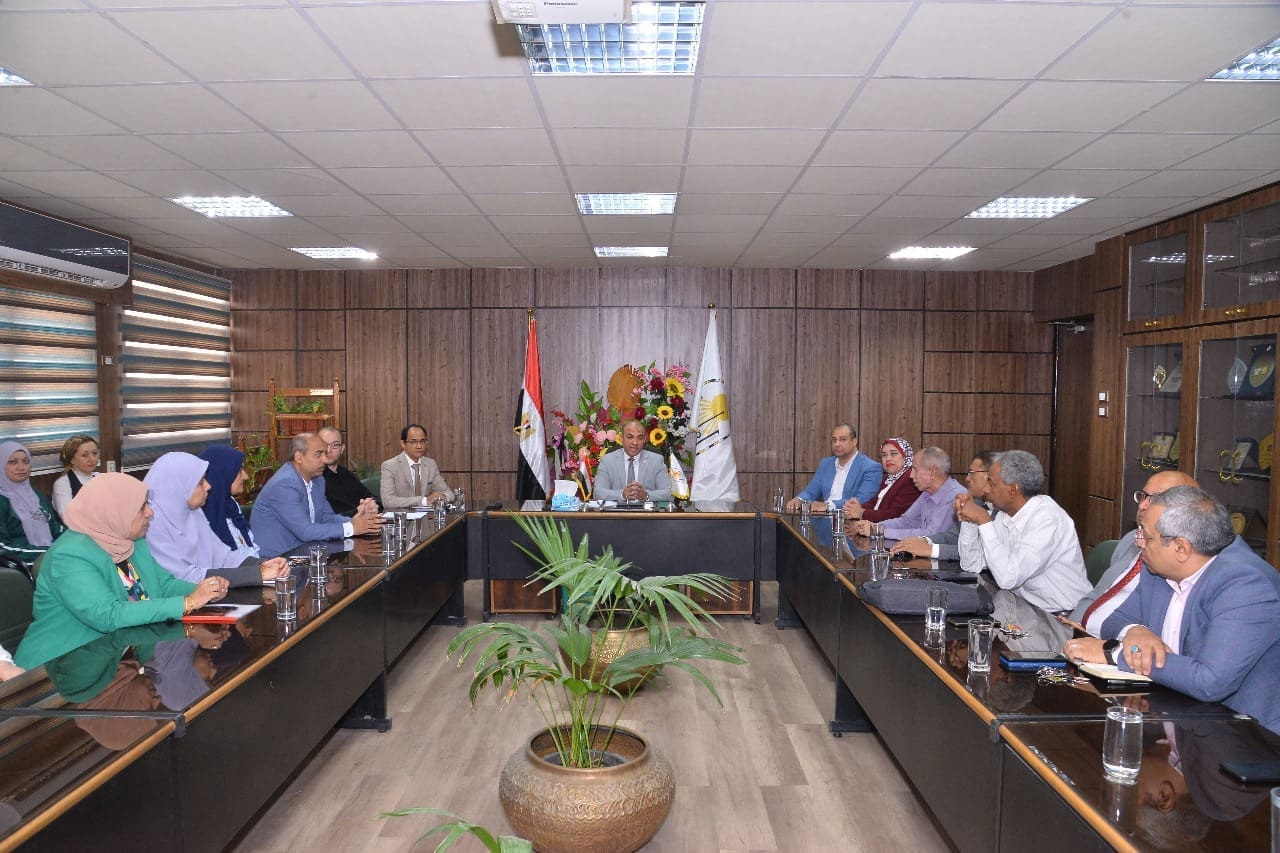 جامعة أسيوط تستعد لإطلاق مسابقة "أفضل كلية صديقة للبيئة" لعام 2024/2025 1 IMG 20250514 WA0052 جامعة أسيوط جامعة أسيوط تستعد لإطلاق مسابقة "أفضل كلية صديقة للبيئة" لعام 2024/2025 موقع في الجامعة