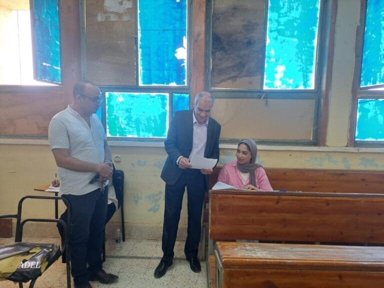 رئيس جامعة أسوان يتفقد امتحانات الخدمة الاجتماعية التي يؤديها 1500 طالب وطالبة 6 IMG 20250520 WA0053 رئيس جامعة أسوان يتفقد امتحانات الخدمة الاجتماعية التي يؤديها 1500 طالب وطالبة موقع في الجامعة