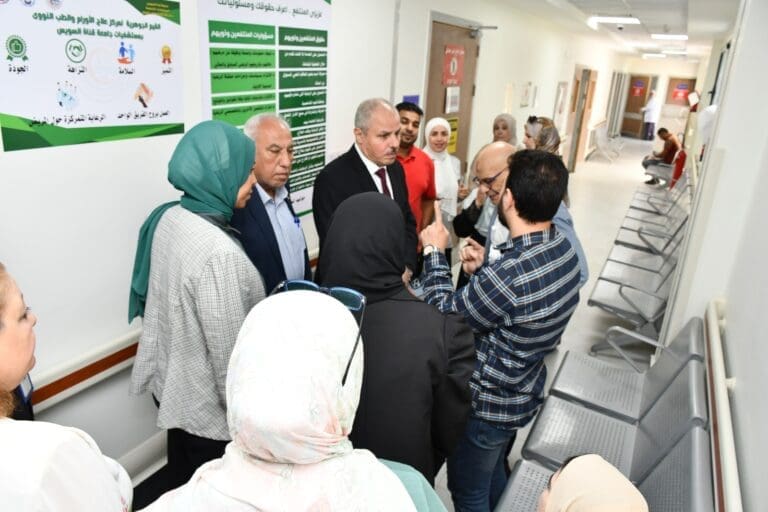 رئيس جامعة قناة السويس يتفقد مشروعات التطوير بالمجمع الطبي ويعلن اقتراب اعتماد مركز الأورام من هيئة الرقابة الصحية 10 رئيس جامعة قناة السويس يتفقد مشروعات التطوير بالمجمع الطبي