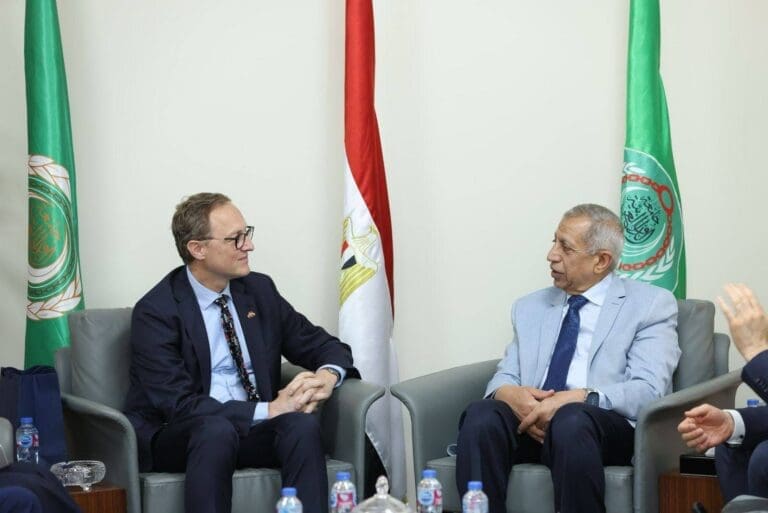 رئيس الأكاديمية العربية يستقبل سفير لاتفيا لبحث التعاون المشترك بفرع العلمين 8 رئيس الأكاديمية العربية يستقبل سفير لاتفيا لبحث التعاون المشترك بفرع العلمين