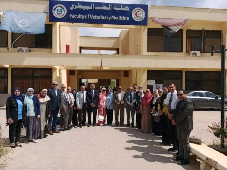كلية الطب البيطري بجامعة قناة السويس تنظّم ملتقى التوظيف ضمن فعاليات اليوم الثالث للأسبوع البيئي 2 كلية الطب البيطري بجامعة قناة السويس