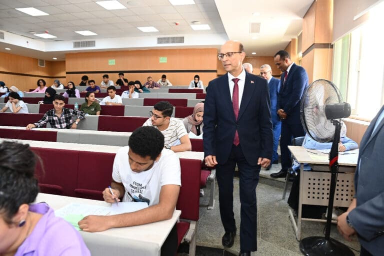 المنشاوي يتفقد لجان امتحانات جامعة أسيوط الأهلية ويتابع انتظام العمل بالمرافق الإدارية 10 IMG 20250524 WA0011 جامعة سوهاج المنشاوي يتفقد لجان امتحانات جامعة أسيوط الأهلية ويتابع انتظام العمل بالمرافق الإدارية موقع في الجامعة
