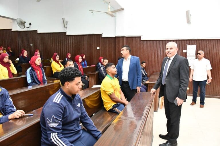 590 طالبًا وطالبة يؤدون امتحانات متطلب الحاسب الآلي بكلية العلوم الرياضية بقناة السويس 9 امتحانات متطلب الحاسب الآلي بكلية العلوم الرياضية بجامعة قناة السويس