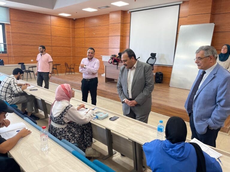 رئيس جامعة بنها الأهلية يتفقد سير الامتحانات بكليتي علوم الحاسب والاقتصاد وإدارة الأعمال 1 IMG 20250526 WA0041 بنها رئيس جامعة بنها الأهلية يتفقد سير الامتحانات بكليتي علوم الحاسب والاقتصاد وإدارة الأعمال موقع في الجامعة