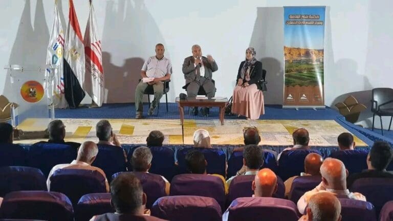منع اصطحاب المذكرات و الهواتف داخل لجان امتحانات مدارس الأقصر 13 وكيل تعليم الأقصر