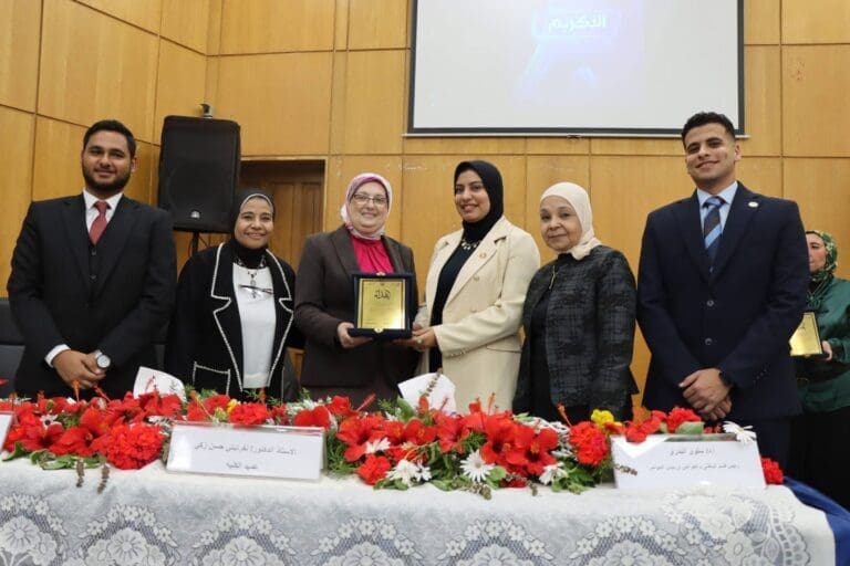 افتتاح المؤتمر الطلابي لتمريض إسكندرية "الابتكار المستدام الطريق نحو تميز طلاب التمريض" 8 IMG 9129 العلم افتتاح المؤتمر الطلابي لتمريض إسكندرية "الابتكار المستدام الطريق نحو تميز طلاب التمريض" موقع في الجامعة