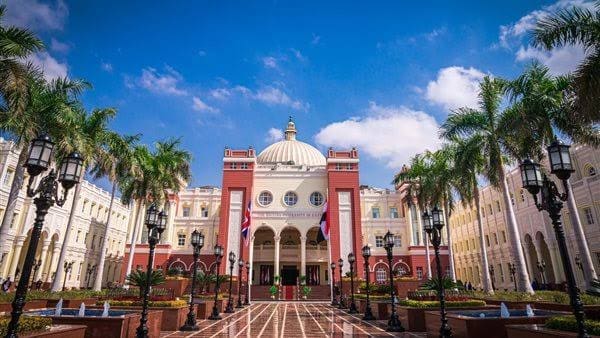 الجامعة البريطانية BUE.. شروط القبول والدراسة للمصريين والوافدين 2025 1 IMG 9217 الجامعة البريطانية الجامعة البريطانية BUE.. شروط القبول والدراسة للمصريين والوافدين 2025 موقع في الجامعة