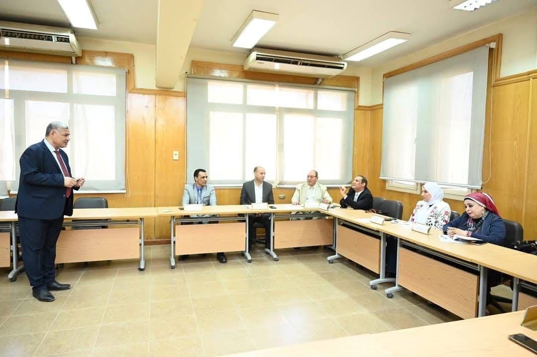 بدء فعاليات البرنامج التدريبي "إعداد القيادات الجامعية للراغبين في الترشح لمنصب عميد كلية أو معهد" بجامعة الفيوم 1 IMG 9726 القيادات الجامعية بدء فعاليات البرنامج التدريبي "إعداد القيادات الجامعية للراغبين في الترشح لمنصب عميد كلية أو معهد" بجامعة الفيوم موقع في الجامعة