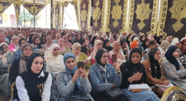 الغربية تدعم طلاب الثانوية العامة بقوافل مراجعة مجانية استعدادًا للامتحانات 2 قوافل مراجعة مجانية استعدادًا للامتحانات بالغربية