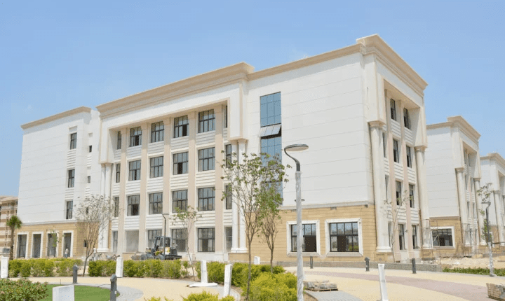 جامعة الإسماعيلية الأهلية تُطلق منحًا دراسية وتُعزز خدماتها المجتمعية في سيناء 1 جامعة الإسماعيلية الأهلية