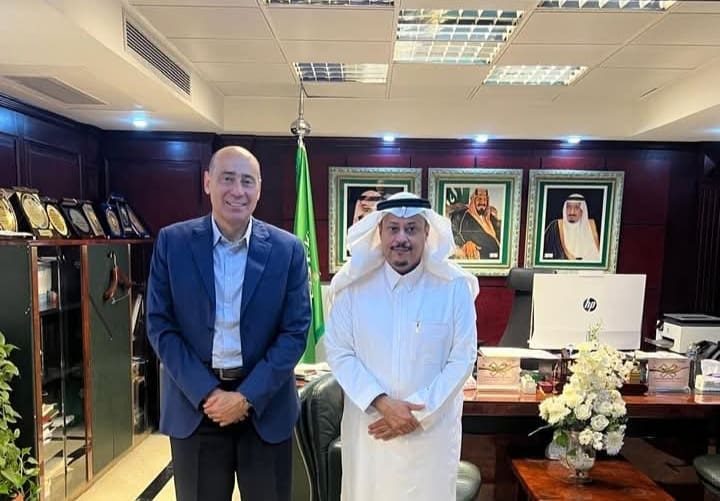 اتصال هاتفي بين رئيس جامعة المنيا الأهلية والملحق الثقافي السعودي لبحث أوضاع الطلاب السعوديين 1 رئيس جامعة المنيا الأهلية والملحق الثقافي السعودي