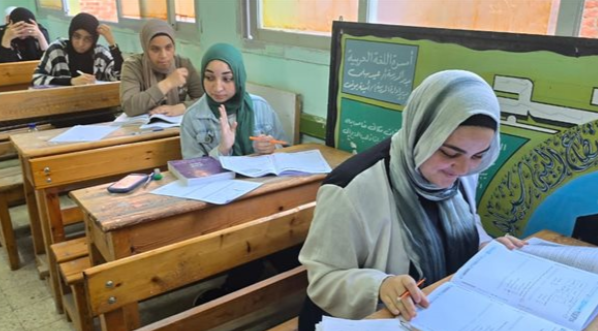 مواصفات امتحان اللغة الإنجليزية للثانوية العامة 2025.. توزيع الأسئلة والدرجات 1 طلاب