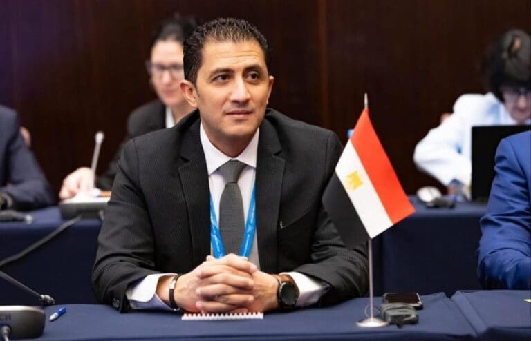 أكاديمية البحث العلمي تهنئ الدكتور تامر حمودة لتكليفه بتسيير أعمال صندوق رعاية المبتكرين والنوابغ 14 الدكتور تامر حمودة