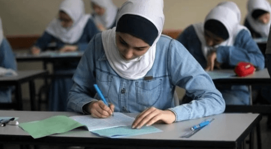 الدليل النهائي لمراجعة فيزياء الثانوية العامة 2025.. تغطية كاملة مع تدريبات محلولة 1 طلاب الثانوية العامة