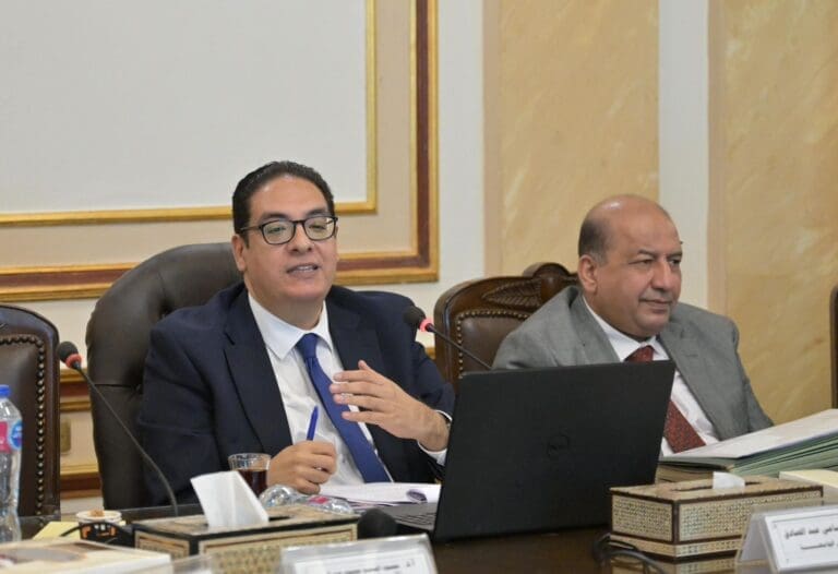 جامعة القاهرة تقرر إعادة تشكيل لجنة المنشآت الجامعية لوضع سياسة تعديلات وصيانة مبانى الكليات 4 c4f11bf2 1c64 430b ab25 86f470df6ec5 1 لجان جامعة القاهرة تقرر إعادة تشكيل لجنة المنشآت الجامعية لوضع سياسة تعديلات وصيانة مبانى الكليات موقع في الجامعة